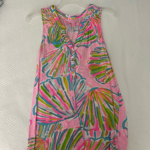 Lilly Pulitzer Shell Essie top - Picture 1 of 3
